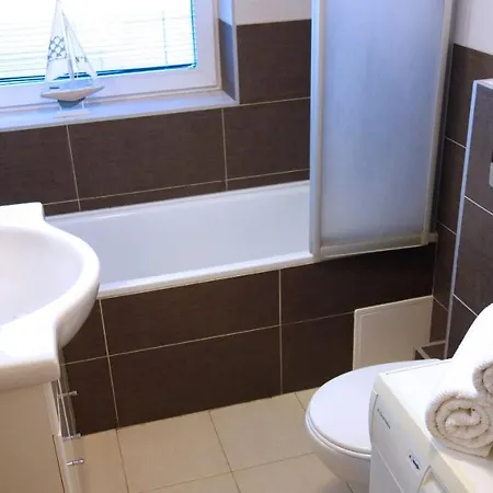 Appartement Studio Lu Bernadowska - Balkon Ogrodek Parking, 800m Morze